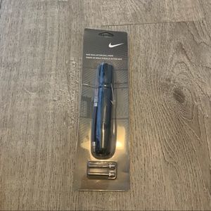 NWT Nike Dual Action Ball Pump